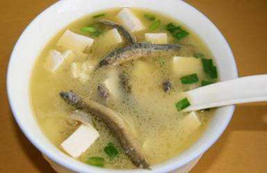 泥鳅豆腐汤